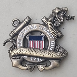 Custom Coast Guard Challenge Coin for USCG, side 1. Features and context: Custom Military Coin, Coast Guard Challenge Coin, USCG, Coast Guard.