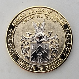 Custom Organization Challenge Coin for KNIGHTS OF PYTHIAS - GRAND LODGE TEXAS - SHINY GOLD, side 1. Verified details: Two Tone Plated. Features and context: Organization Challenge Coin, Texas, Organization, Two Tone, Two Tone Plated.