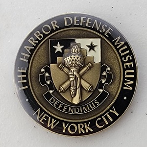 Custom Organization Challenge Coin for THE HARBOR DEFENSE MUSEUM, side 1. Features and context: Organization Challenge Coin, Organization.